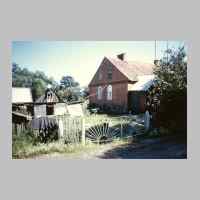 104-1044 Ein Insthaus des Gutes Smelkus an der Dorfstrasse An dieser Seite wohnte die Familie Kloss.jpg